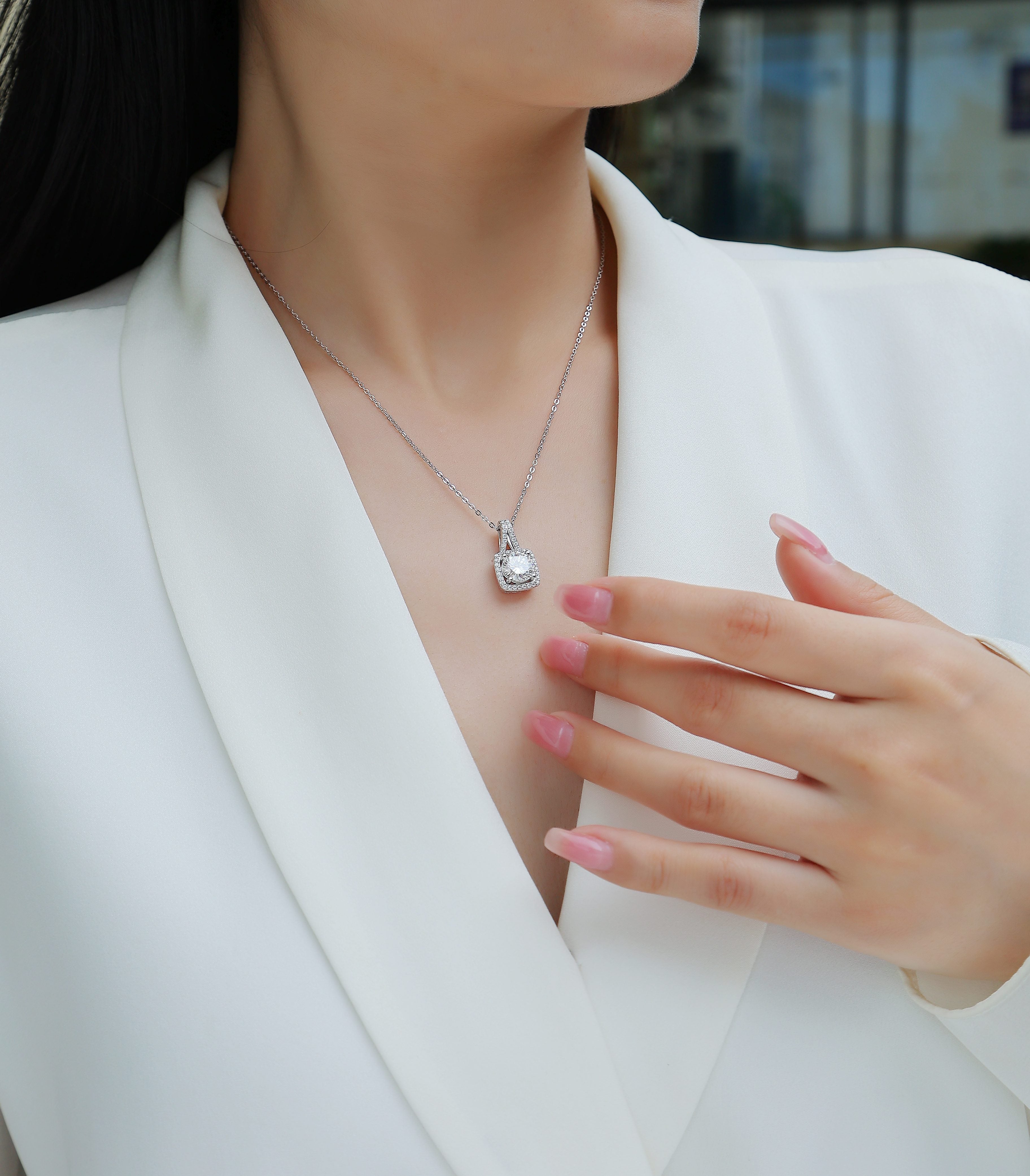 Small Square Diamond - A Fashionable And Luxurious Diamond Jewelry Piece Set With 2-carat Moissanite S925 Sterling Silver And Platinum-plated Pendant